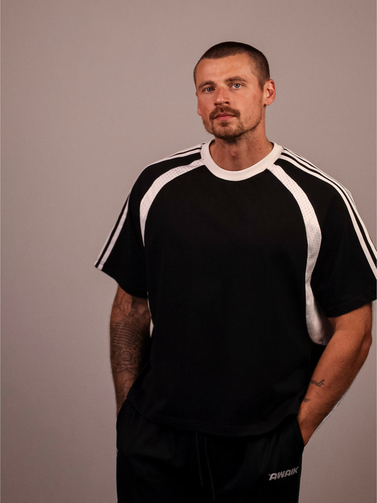BLACK VERTEX 'PUMP COVER' MESH TEE