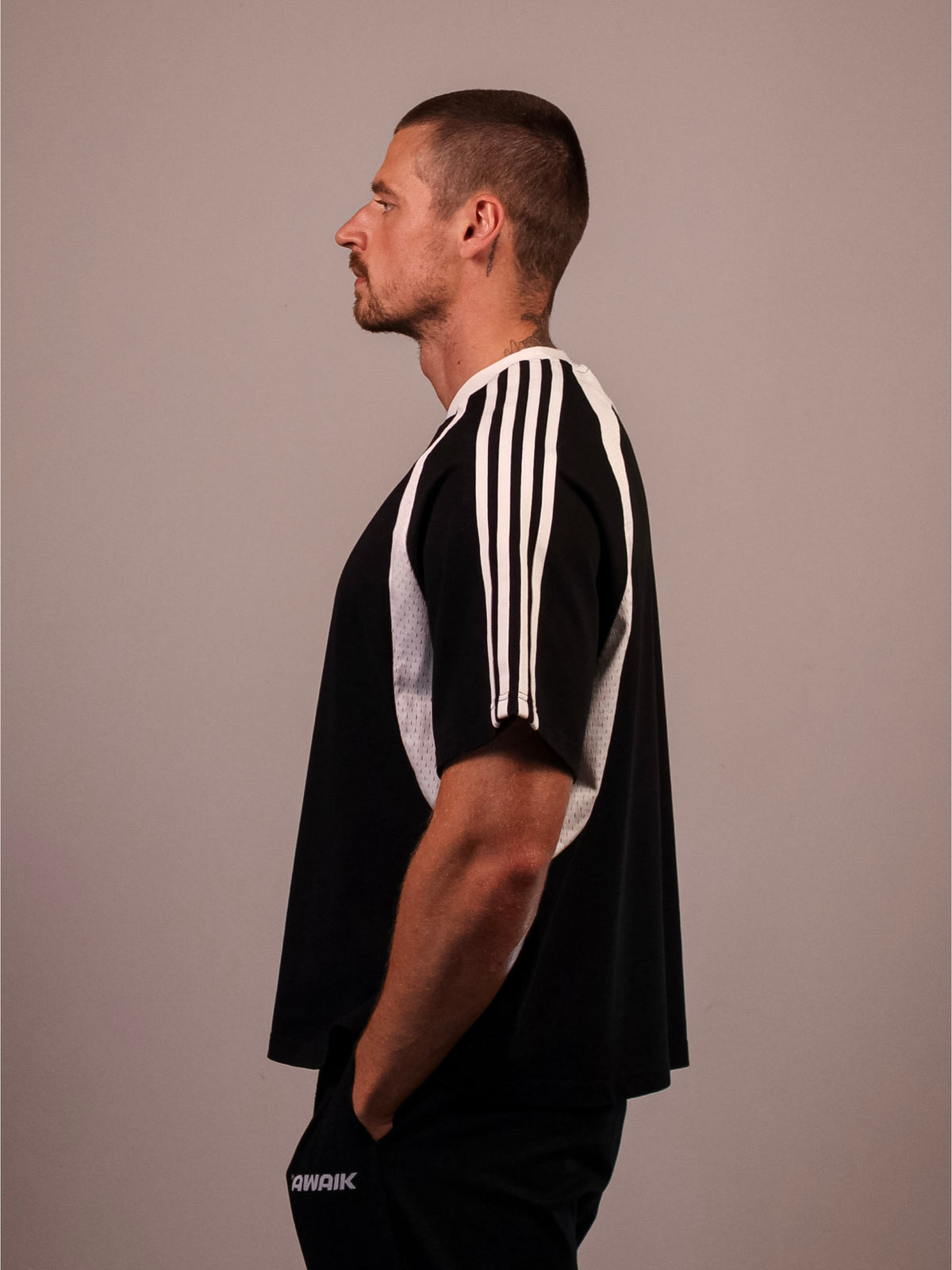 BLACK VERTEX 'PUMP COVER' MESH TEE