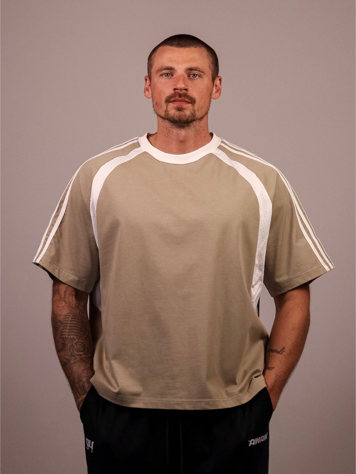 KHAKI VERTEX 'PUMP COVER' MESH TEE