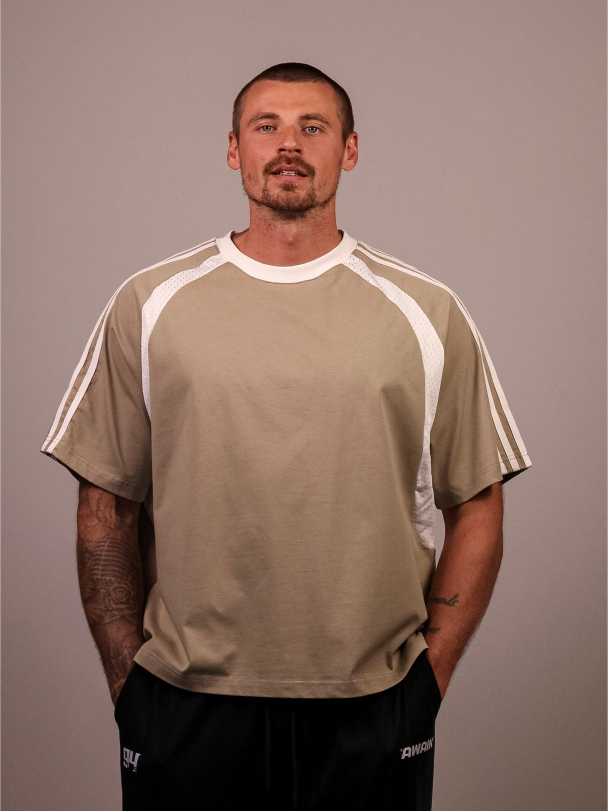 KHAKI VERTEX 'PUMP COVER' MESH TEE